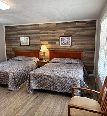 Adirondack-style rooms in Lake George, NY